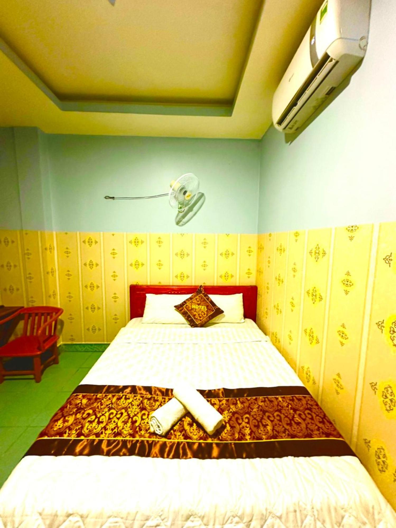 Nhu Quynh Hotel Hcm Хошимин Экстерьер фото